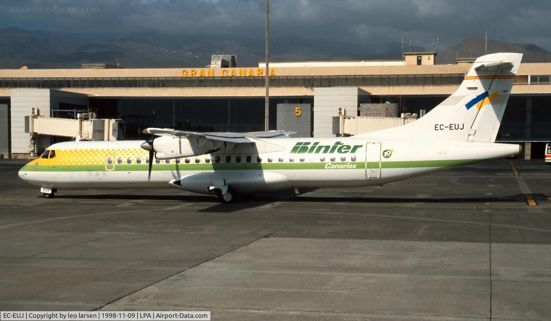 EC-EUJ, 1989 ATR 72-215 C/N 157, Las Palmas 9.11.1998.With 10 yers celereate mark.