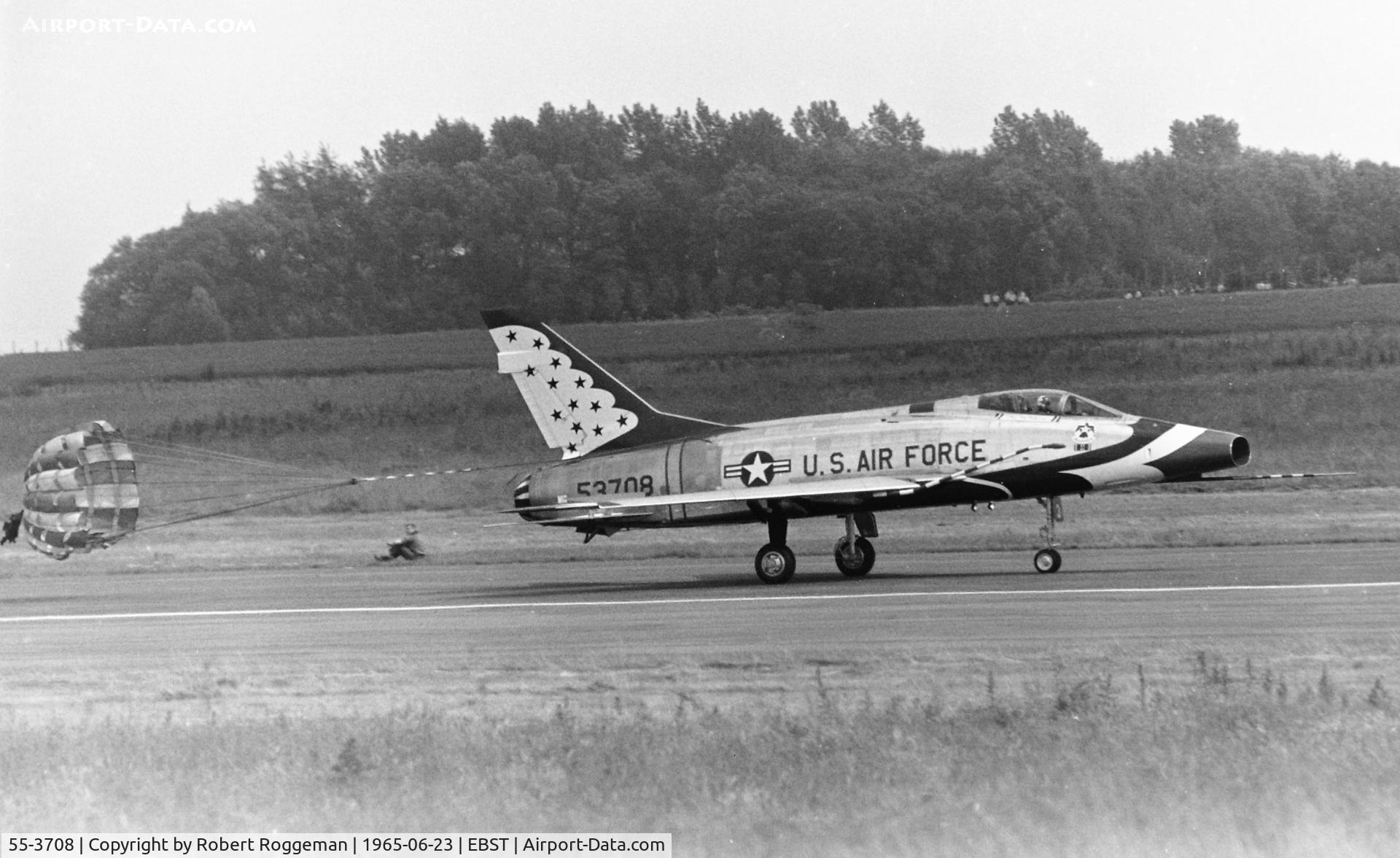 55-3708, 1955 North American F-100D Super Sabre C/N 223-390, OPEN DAY.USAF.THUNDERBIRD.