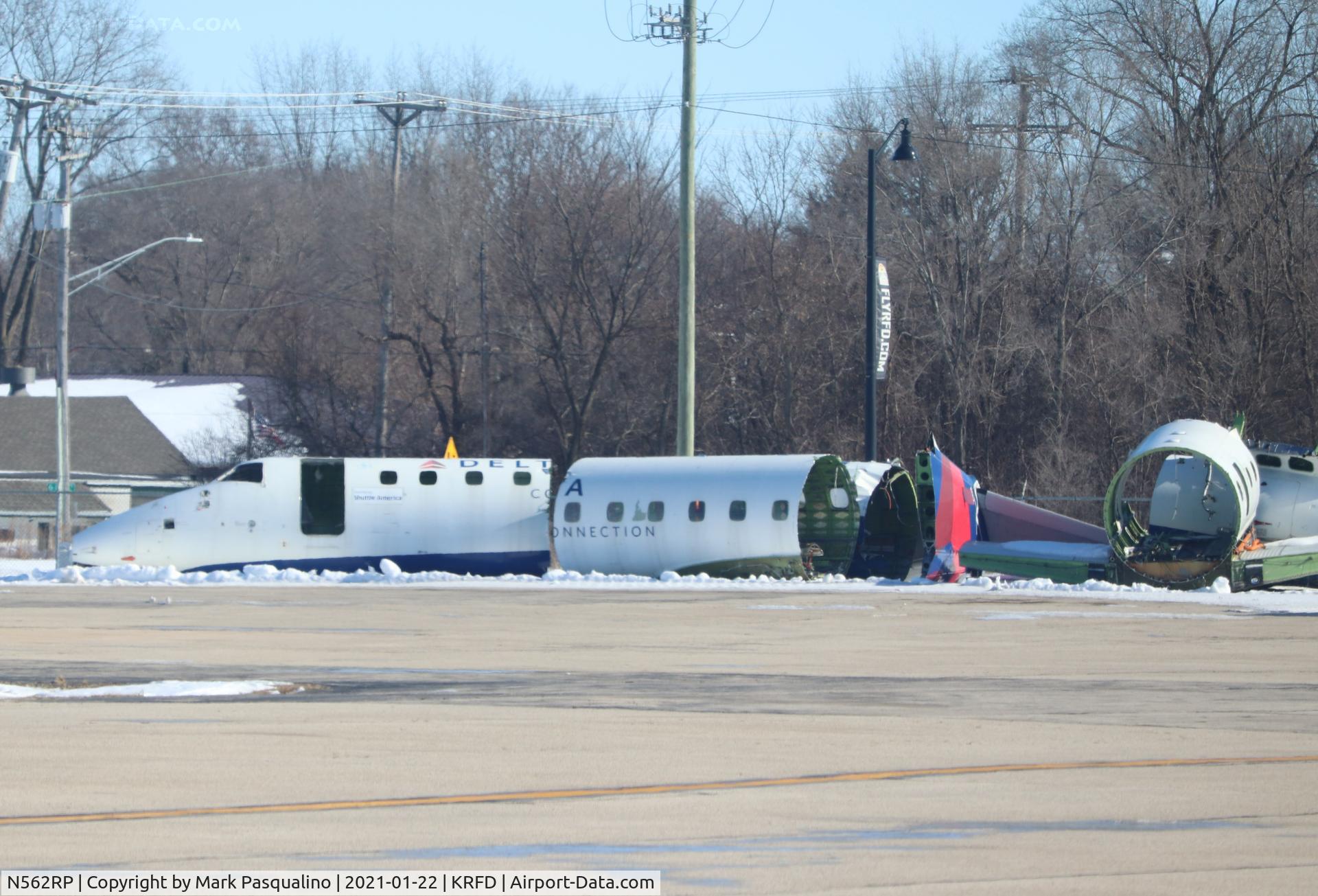 N562RP, 2002 Embraer ERJ-145LR (EMB-145LR) C/N 145451, EMB-145LR
