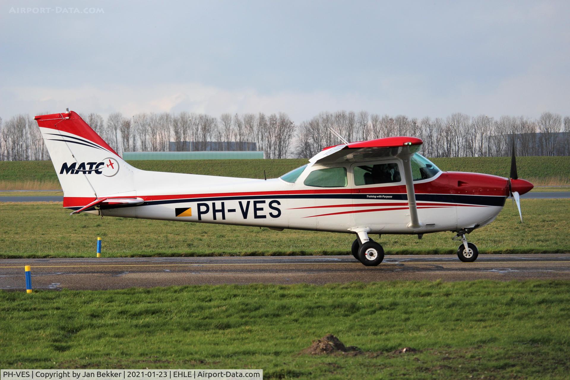PH-VES, Reims F172P C/N 2063, Lelystad Airport