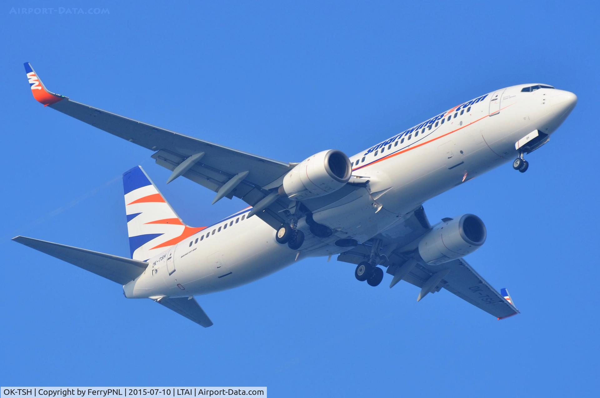 OK-TSH, 2000 Boeing 737-804 C/N 28231, Smartwings B738 landing