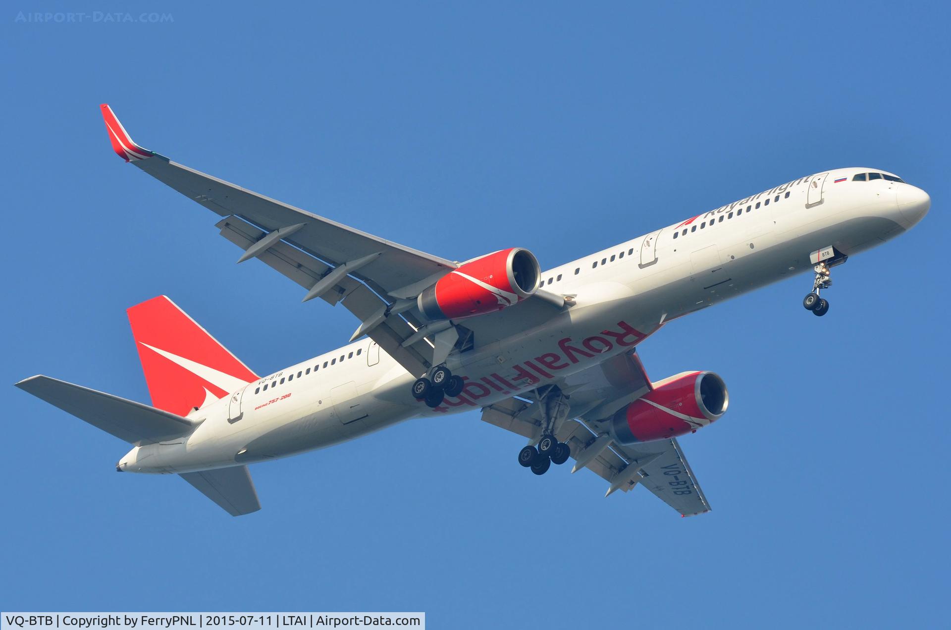 VQ-BTB, 1999 Boeing 757-28A C/N 28835, Royal Flight B752 landing