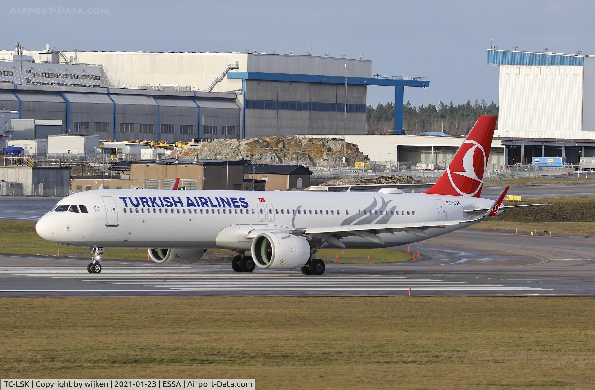 TC-LSK, 2019 Airbus A321-271NX C/N 9082, RWY 19L