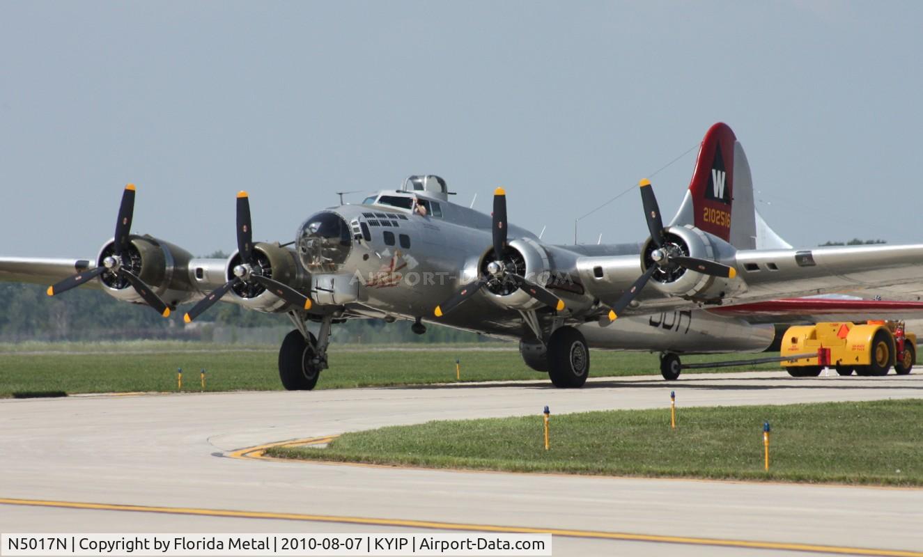 N5017N, 1944 Lockheed/Vega (Boeing) B-17G-105-VE Flying Fortress C/N 8649, TOM YIP 2010