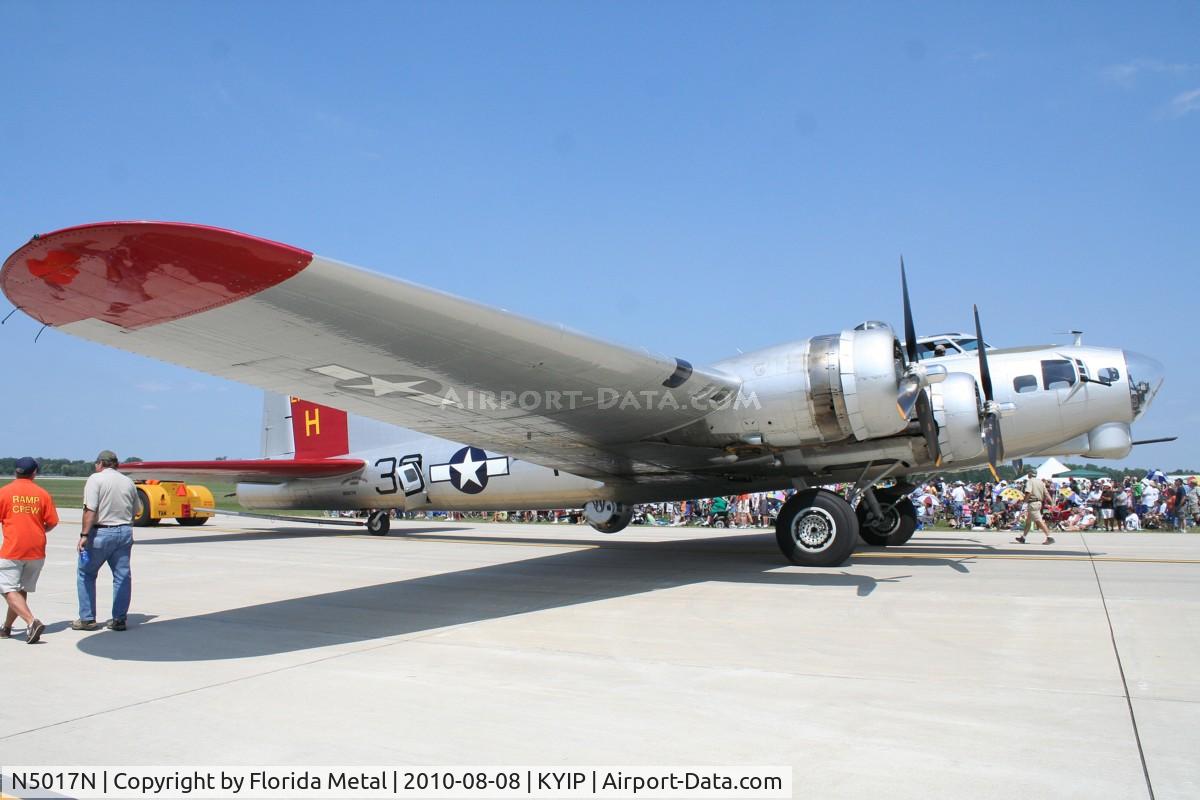 N5017N, 1944 Lockheed/Vega (Boeing) B-17G-105-VE Flying Fortress C/N 8649, TOM YIP 2010