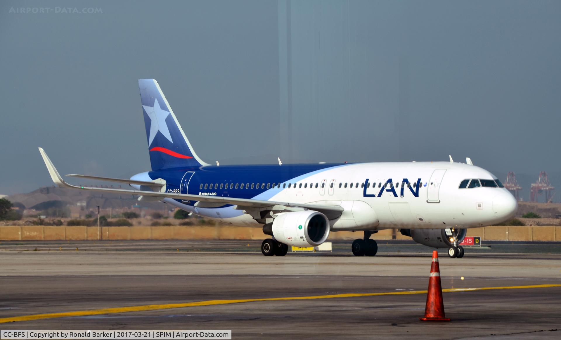 CC-BFS, 2013 Airbus A320-214 C/N 5818, Taxi to park Lima