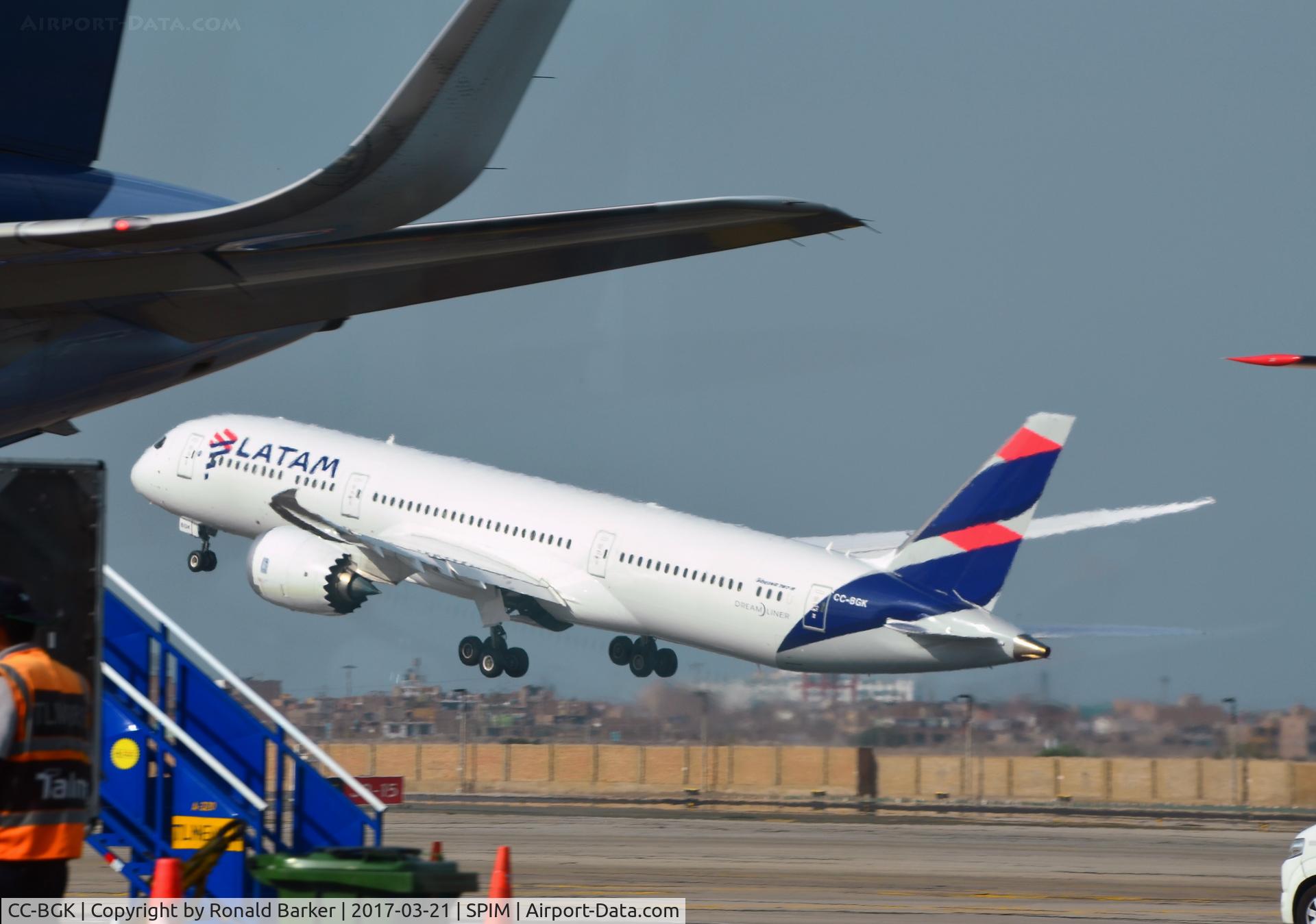 CC-BGK, 2016 Boeing 787-9 Dreamliner C/N 38474, Takeoff Lima