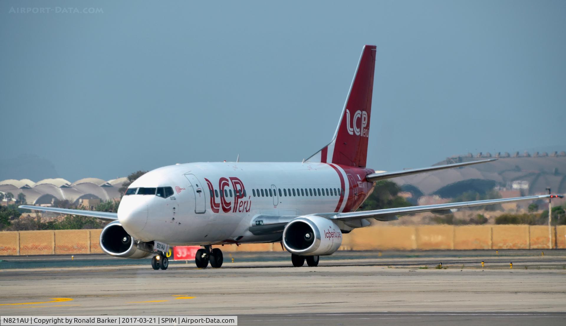 N821AU, 1991 Boeing 737-530 C/N 24821, Taxi Lima