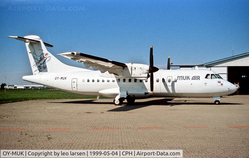OY-MUK, 1990 ATR 42-300 C/N 176, Copenhagen 4.5.1999
