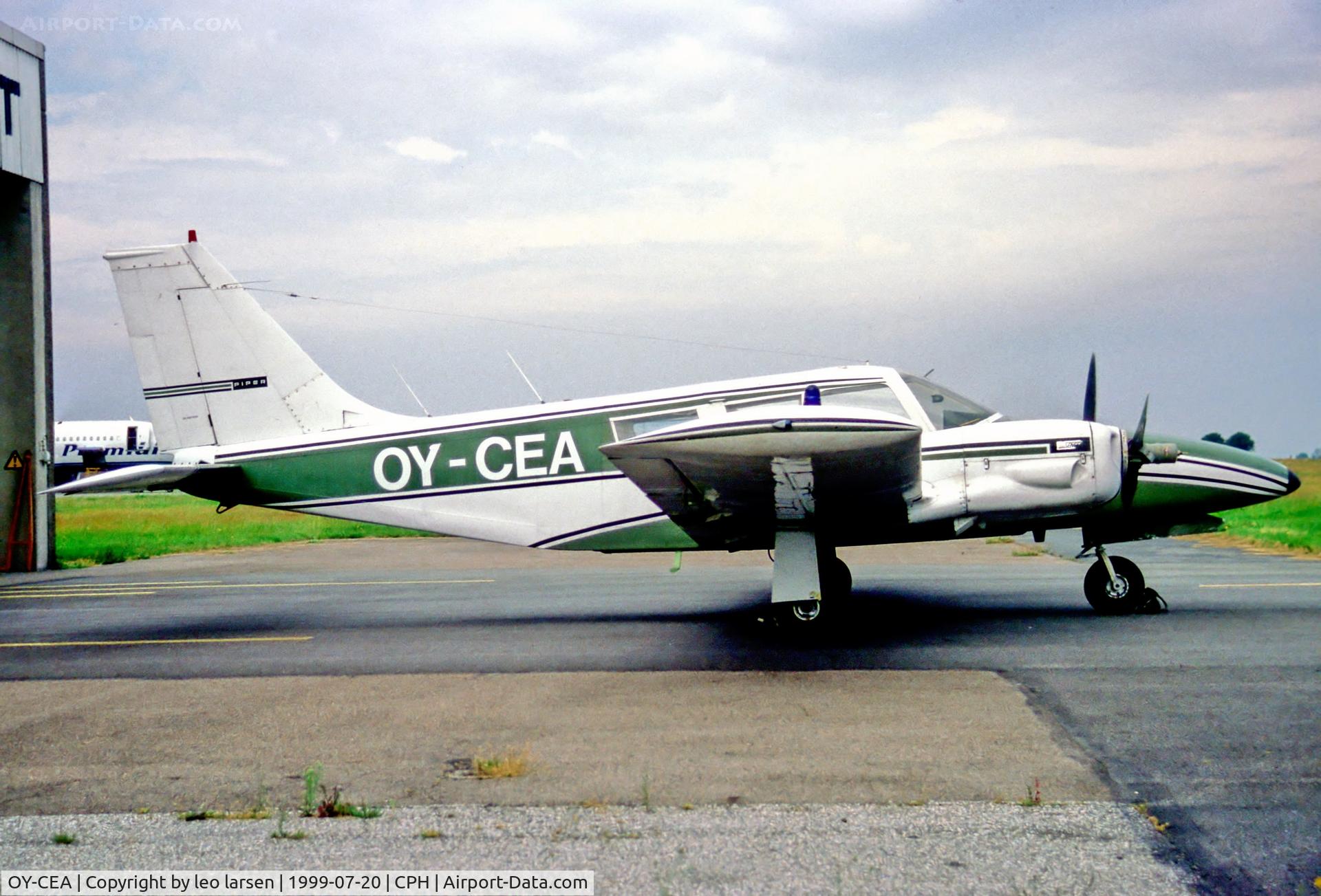 OY-CEA, 1972 Piper PA-34-200 Seneca C/N 34-7250109, Copenhagen 20.7.1999