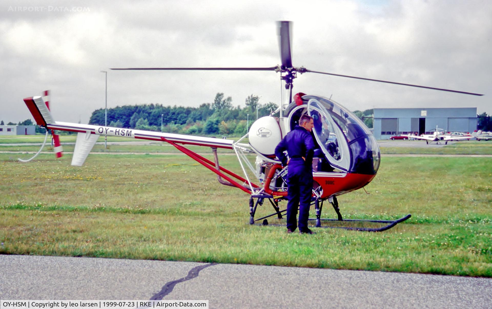 OY-HSM, 1998 Schweizer 269C C/N S 1773, Roskilde 23.7.1999