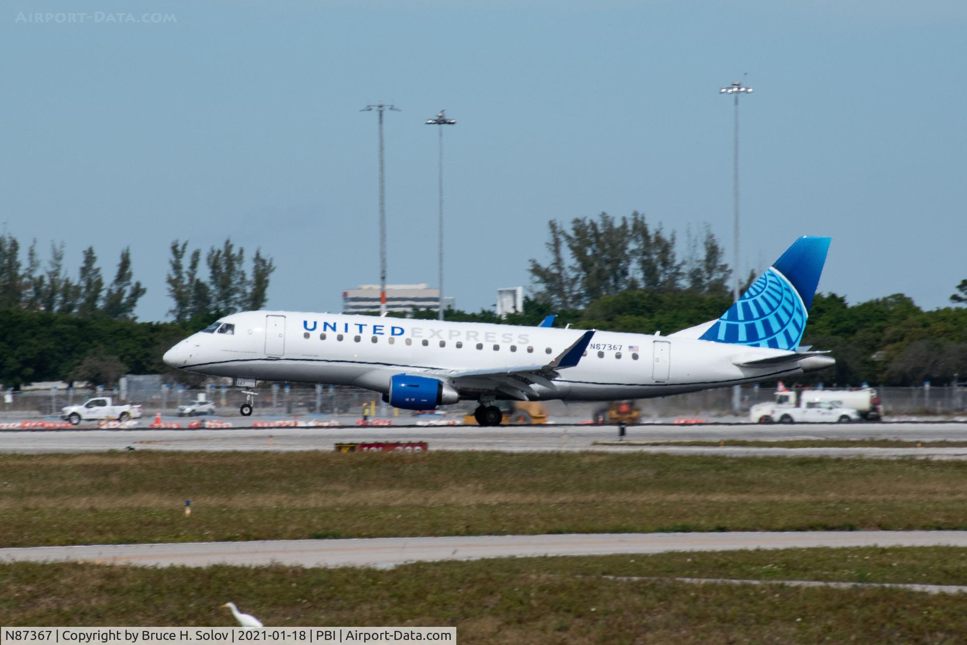 N87367, Embraer ERJ-170-200 LL C/N 17000861, Landing at PBI
