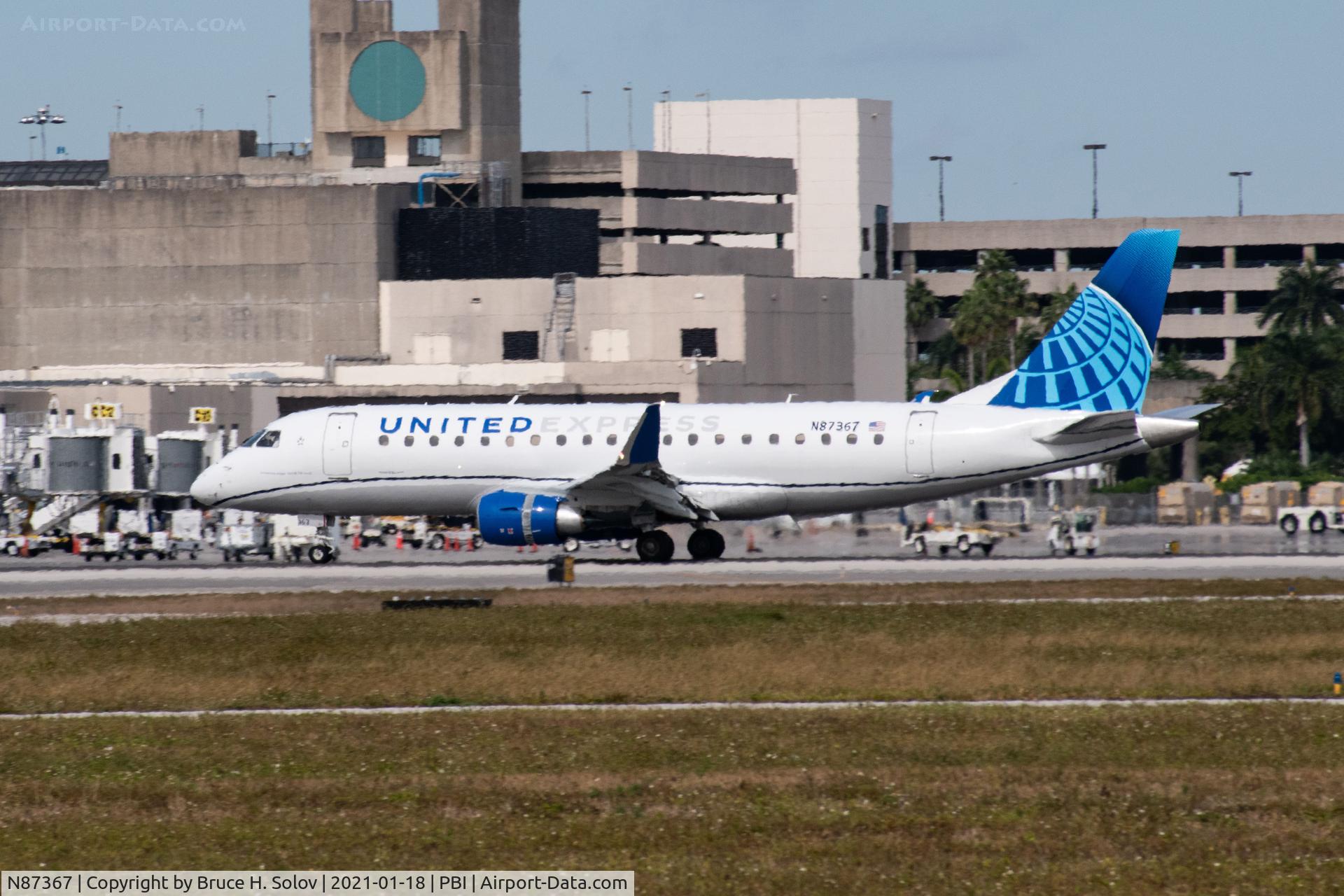 N87367, Embraer ERJ-170-200 LL C/N 17000861, taxiing at PBI