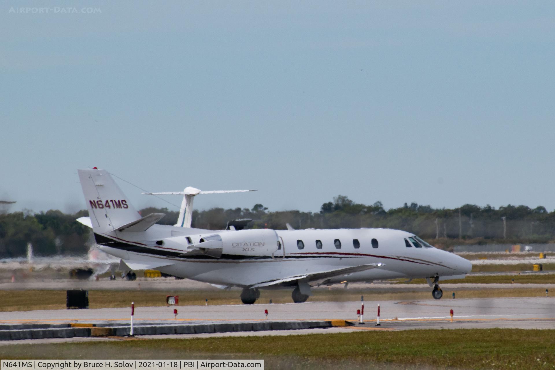 N641MS, 2007 Cessna 560XL Citation XLS C/N 560-5684, ready for departure