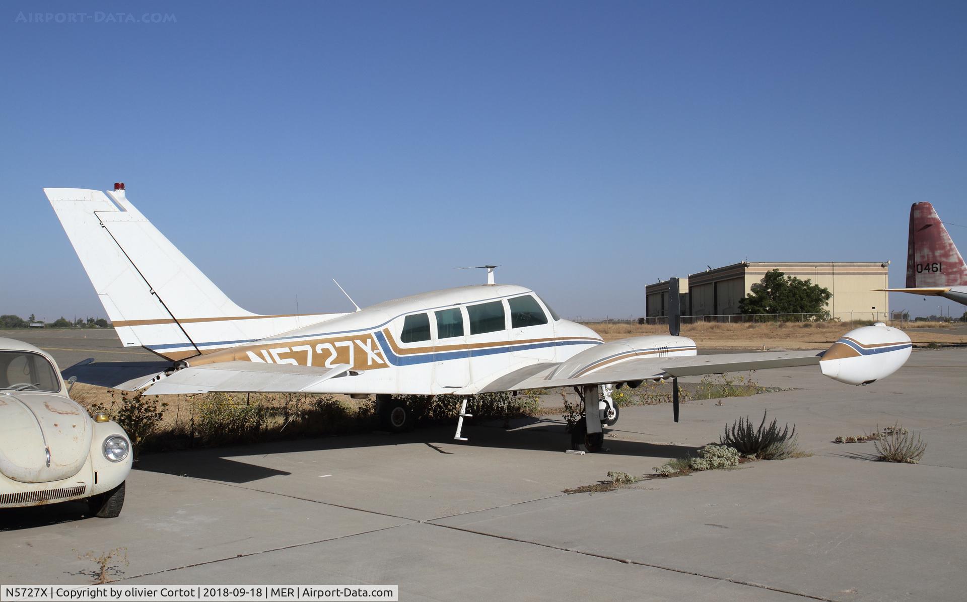 N5727X, 1961 Cessna 320 Skyknight C/N 320-0027, sept 2018