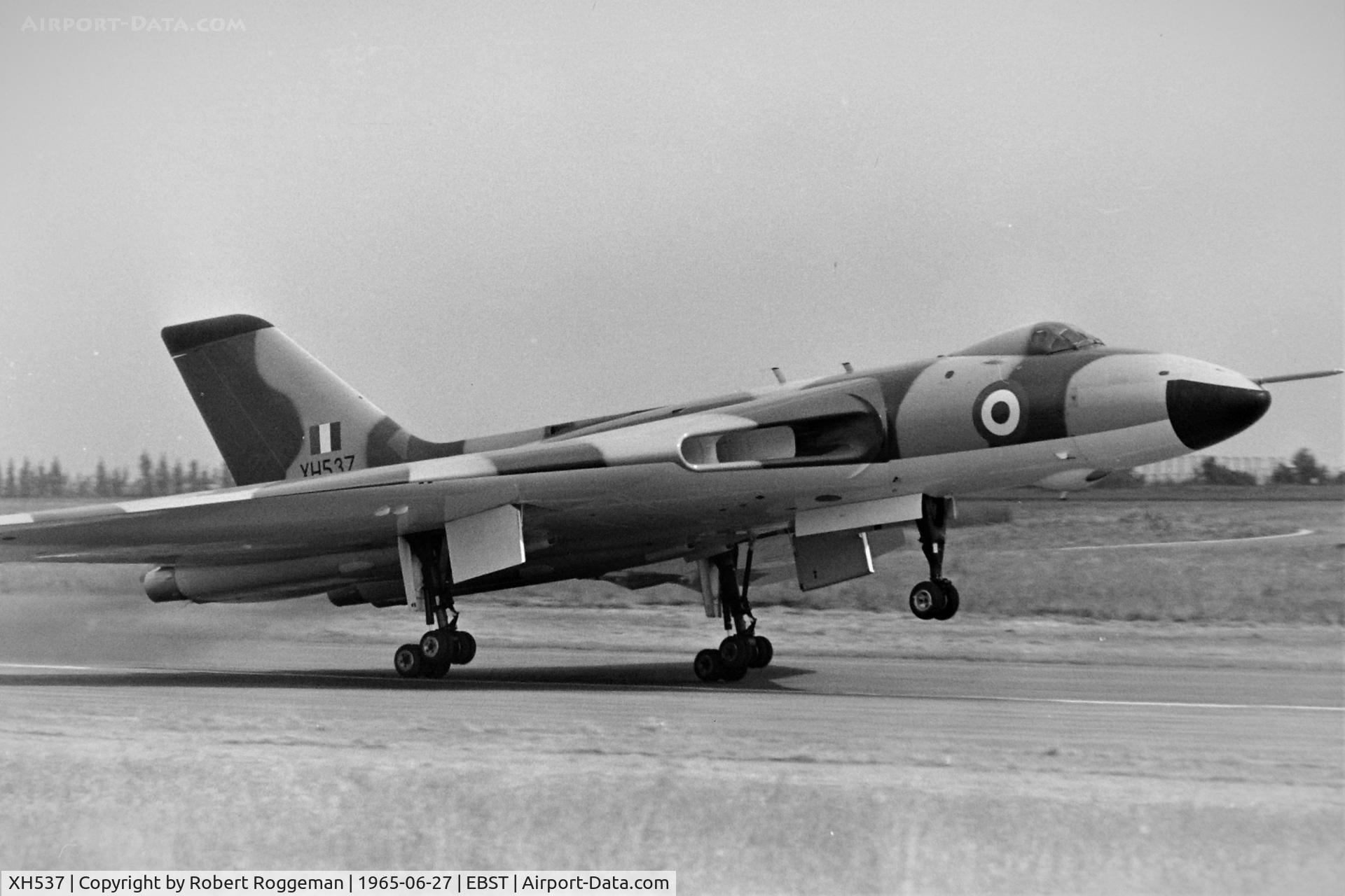XH537, 1965 Avro Vulcan B.2 C/N Set 5, OPEN DAY.RAF.