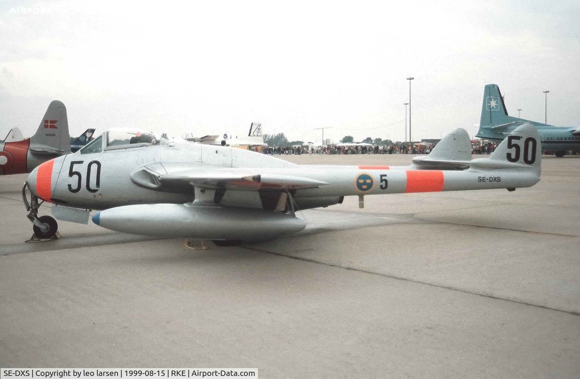 SE-DXS, 1952 De Havilland (FFA) DH-100 Vampire FB6 C/N 705, Roskilde Air Show 15.8.1999