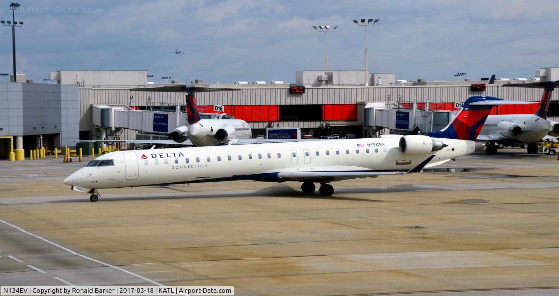 N134EV, 2009 Bombardier CRJ-900ER (CL-600-2D24) C/N 15223, Taxi Atlanta