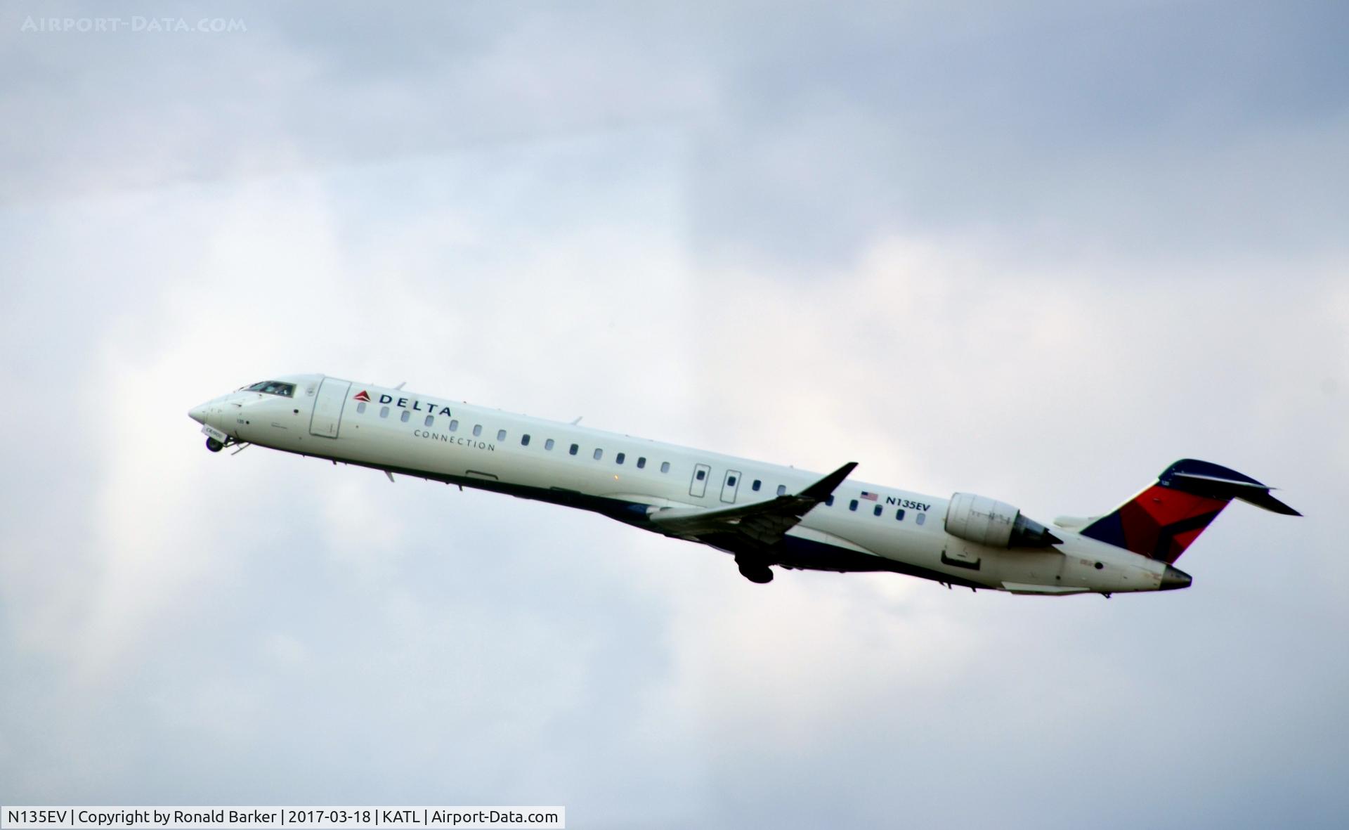 N135EV, 2009 Bombardier CRJ-900ER (CL-600-2D24) C/N 15225, Takeoff Atlanta