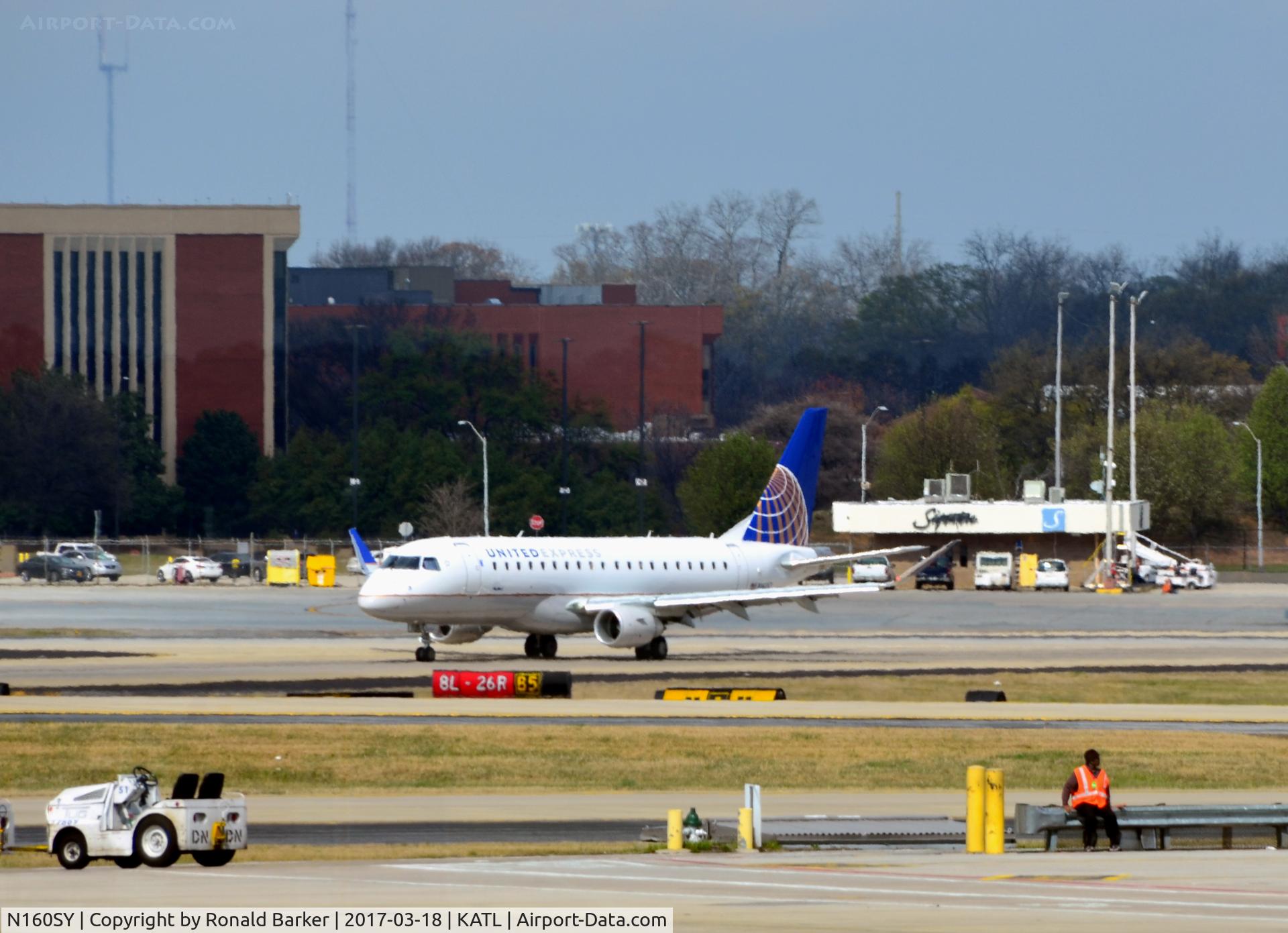 N160SY, 2016 Embraer ERJ-170-200LR C/N 17000568, Landing Atlanta