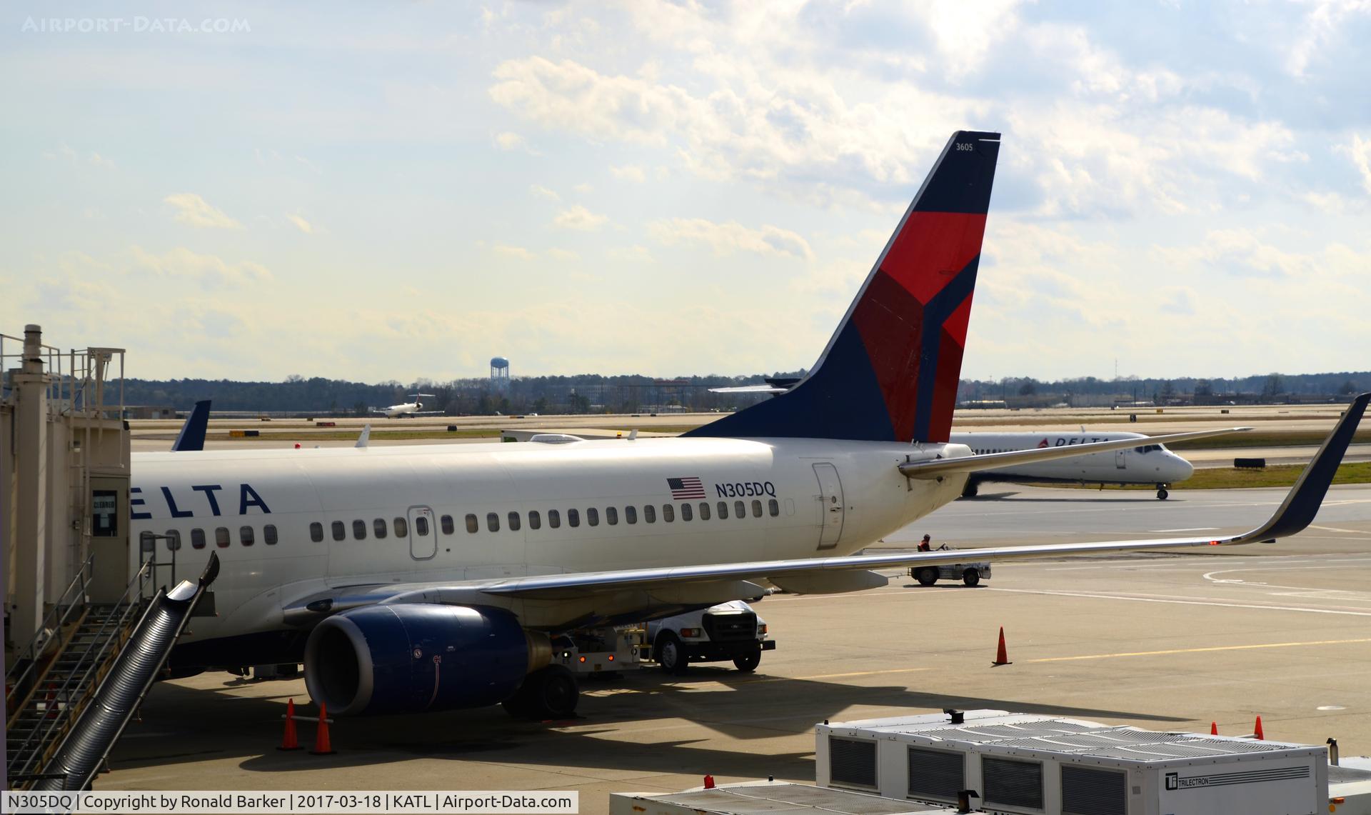 N305DQ, Boeing 737-732 C/N 29645, At the gate Atlanta