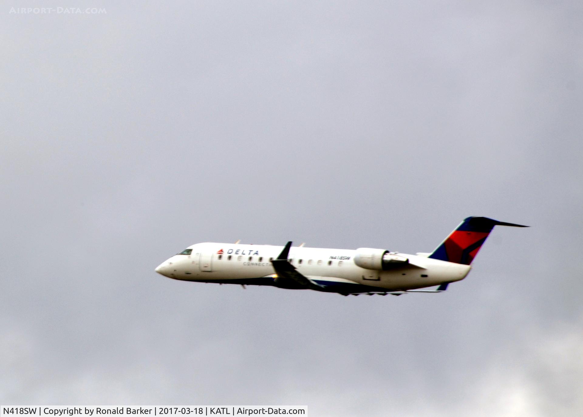 N418SW, 2000 Bombardier CRJ-200LR (CL-600-2B19) C/N 7446, Takeoff Atlanta