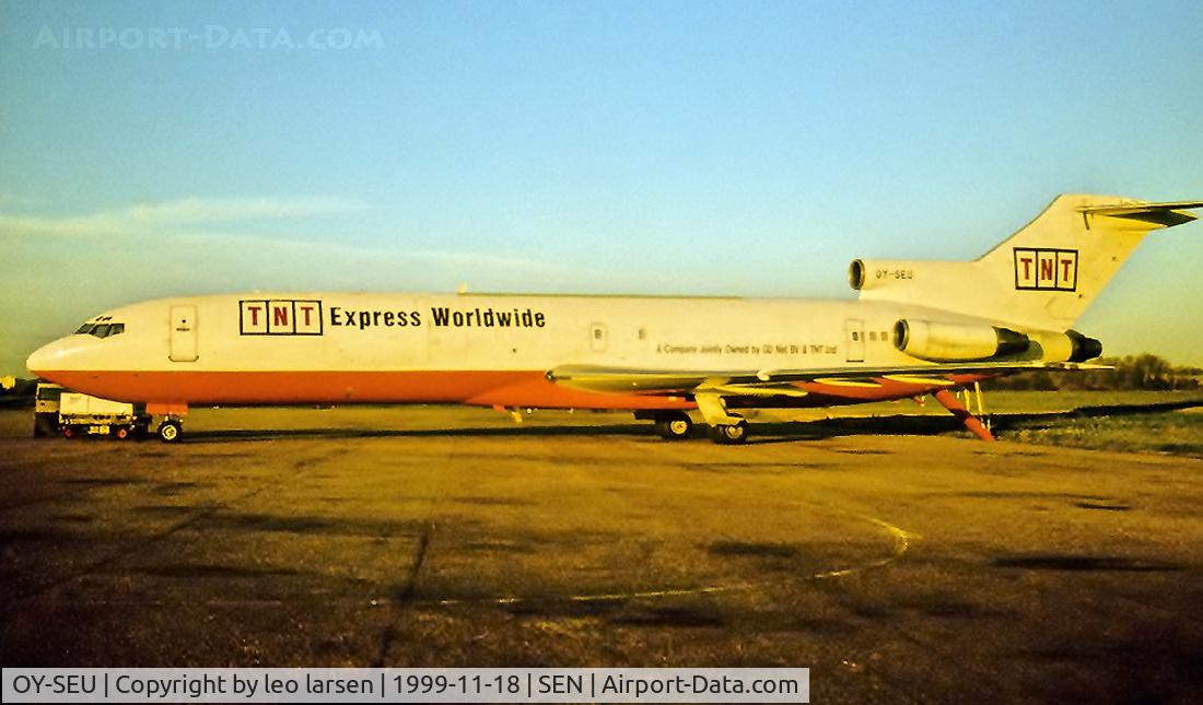 OY-SEU, 1976 Boeing 727-243F C/N 21269, Southend 18.11.1999