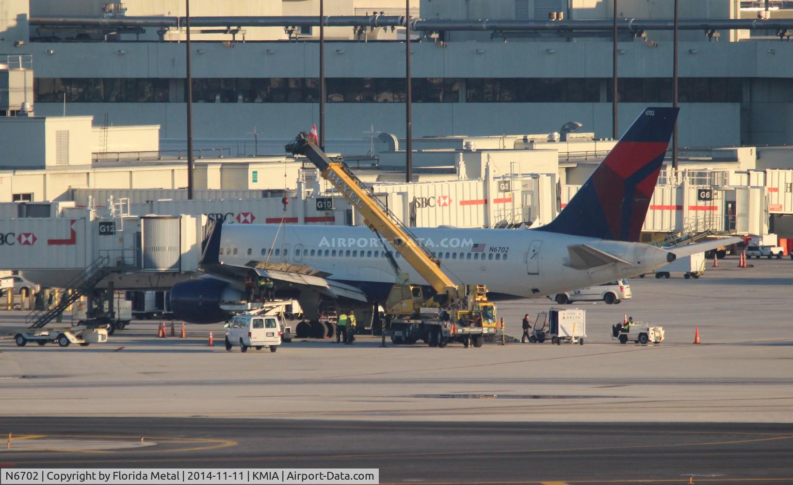 N6702, 1999 Boeing 757-232 C/N 30188, MIA spotting 2014