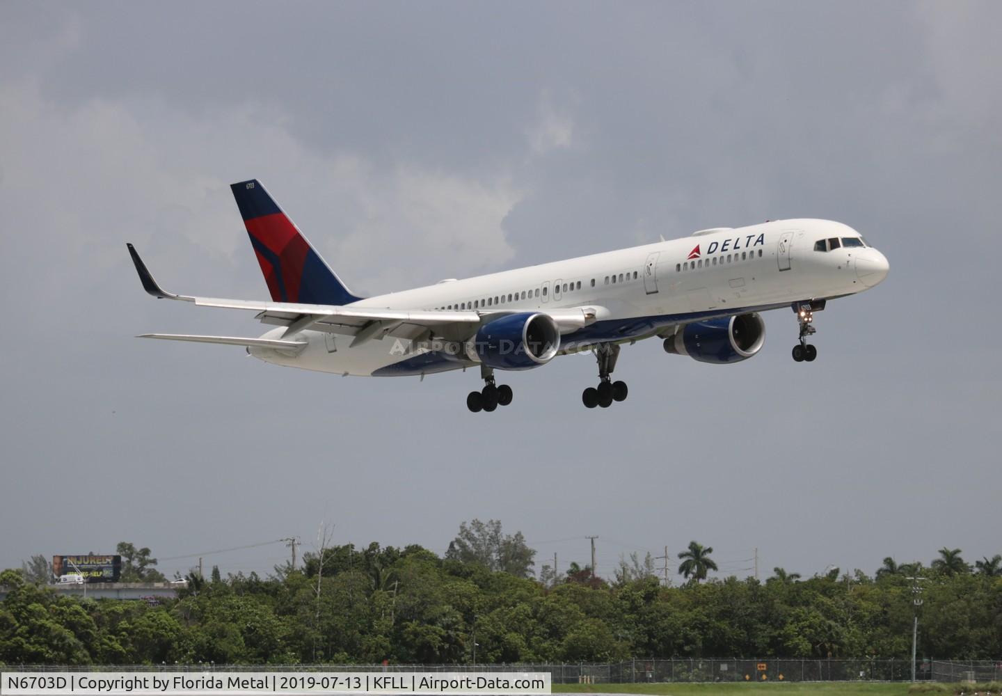 N6703D, 2000 Boeing 757-232 C/N 30234, FLL spotting 2019