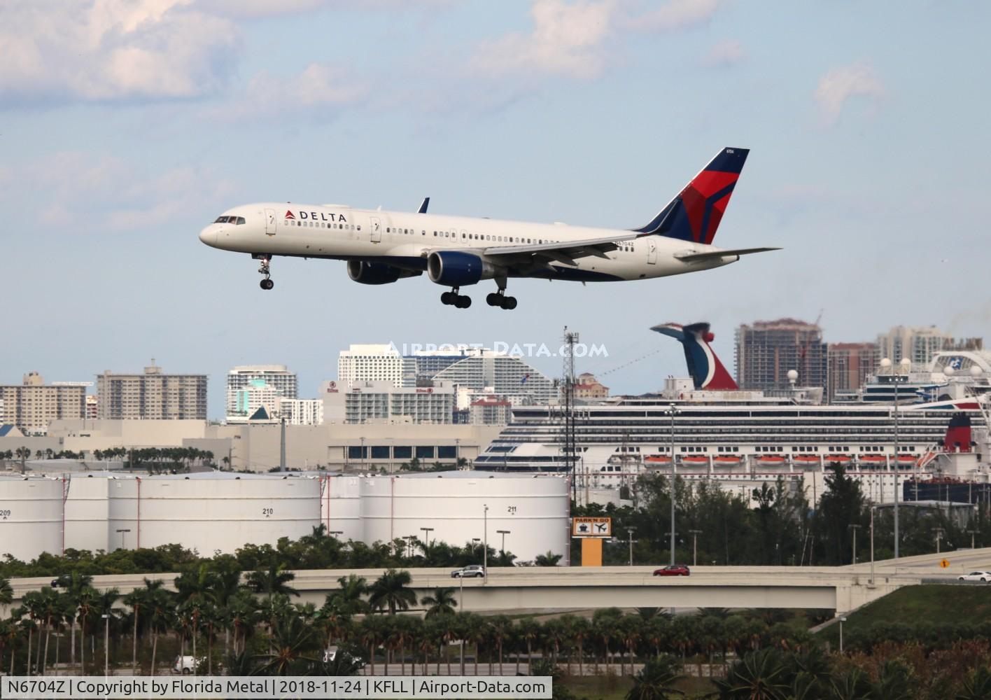 N6704Z, 2000 Boeing 757-232 C/N 30396, FLL spotting 2018