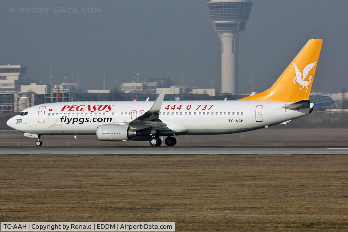 TC-AAH, 2008 Boeing 737-82R C/N 35701/2496, at munchen