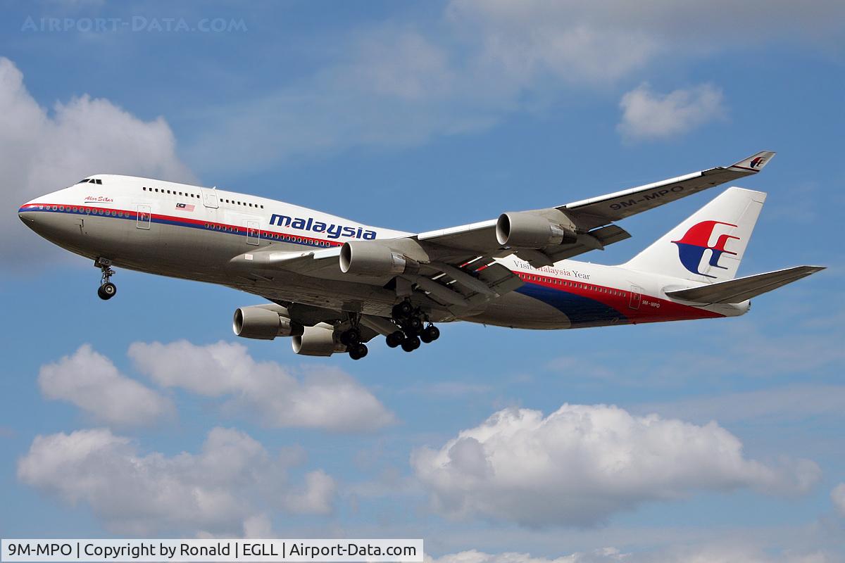 9M-MPO, 2001 Boeing 747-4H6 C/N 28433, at lhr