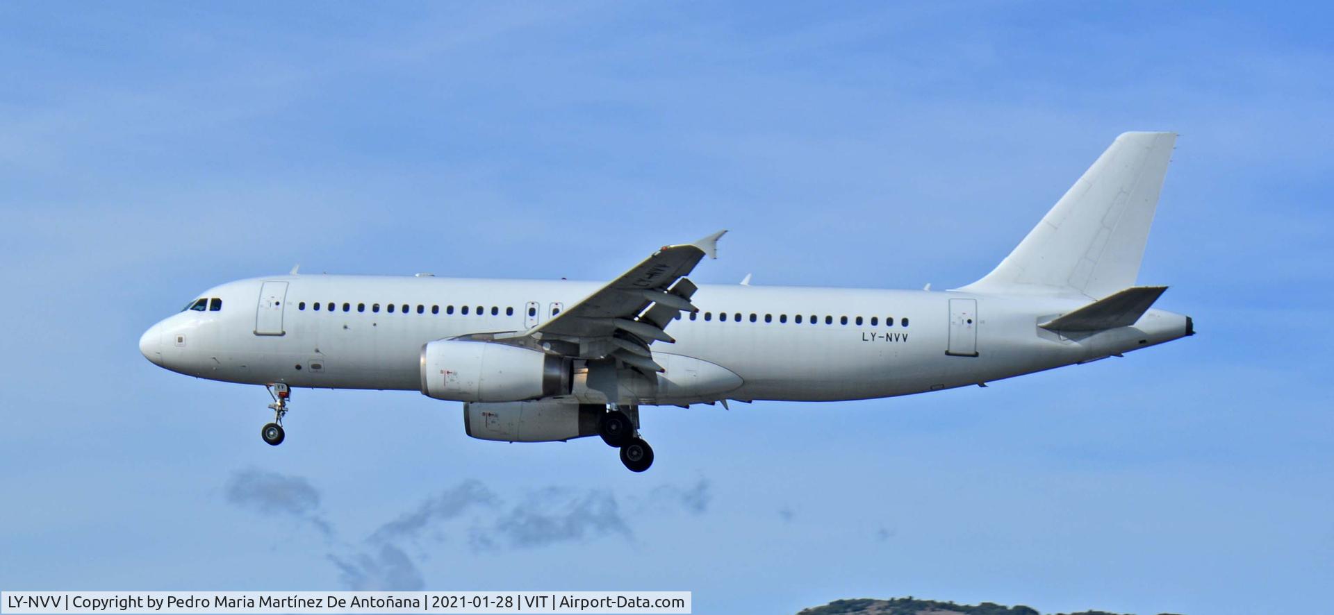 LY-NVV, 2003 Airbus A320-232 C/N 2085, Aeropuerto de Foronda - Vitoria-Gasteiz - Euskadi - España