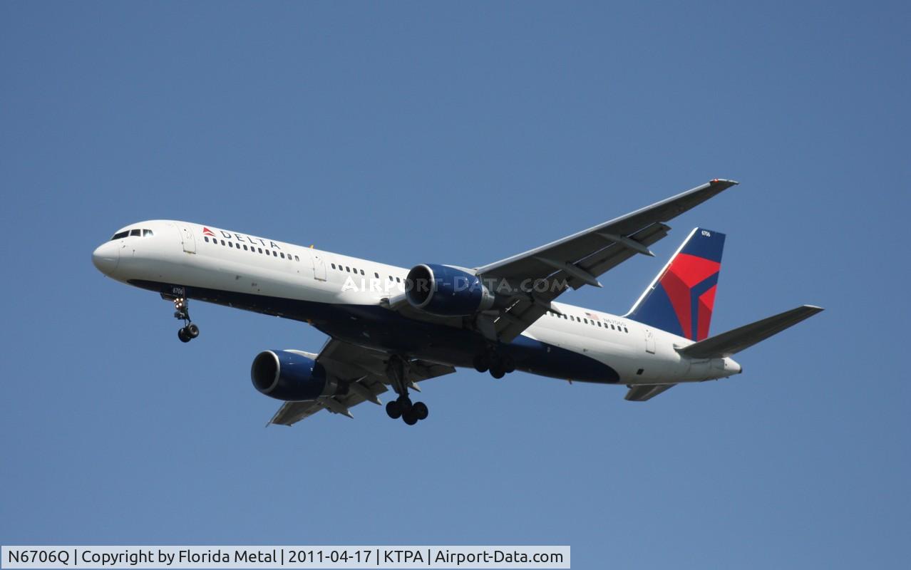N6706Q, 2000 Boeing 757-232 C/N 30422, TPA spotting 2011