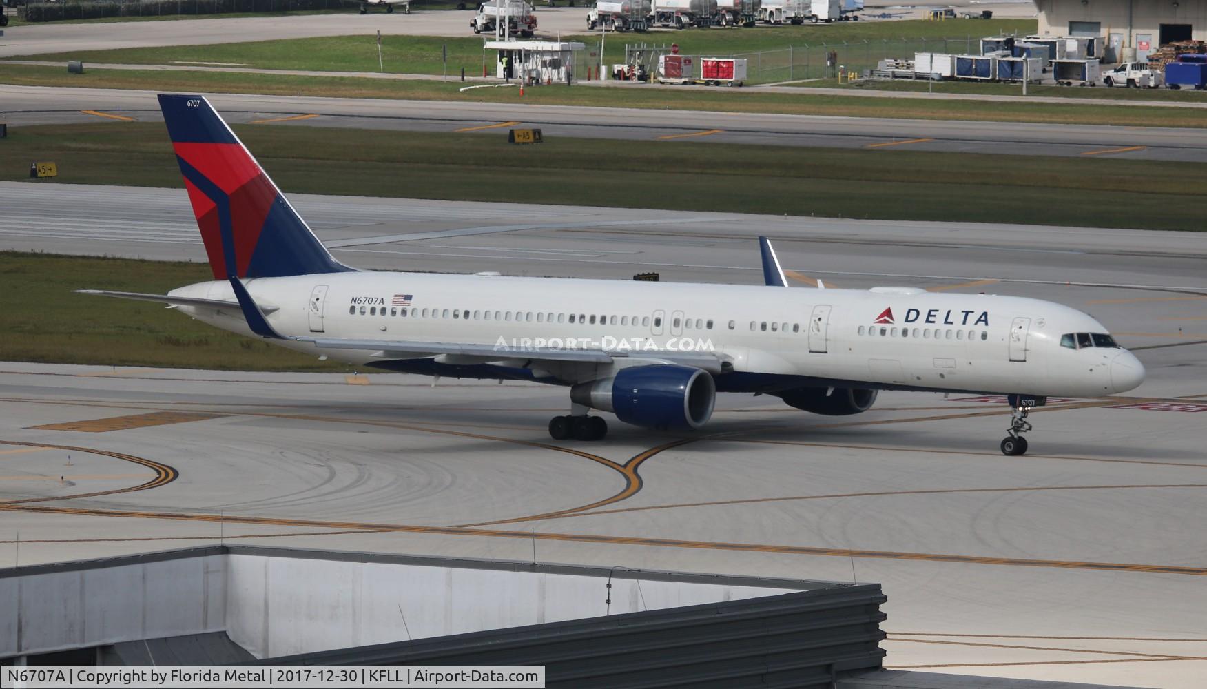 N6707A, 2000 Boeing 757-232 C/N 30395, FLL spotting 2017