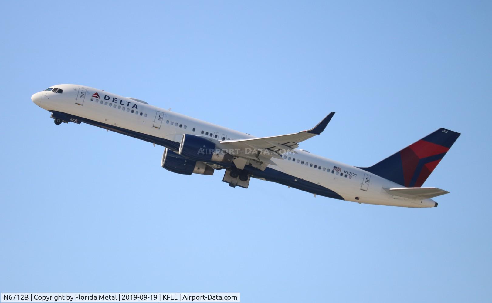 N6712B, 2000 Boeing 757-232 C/N 30484, FLL spotting 2019