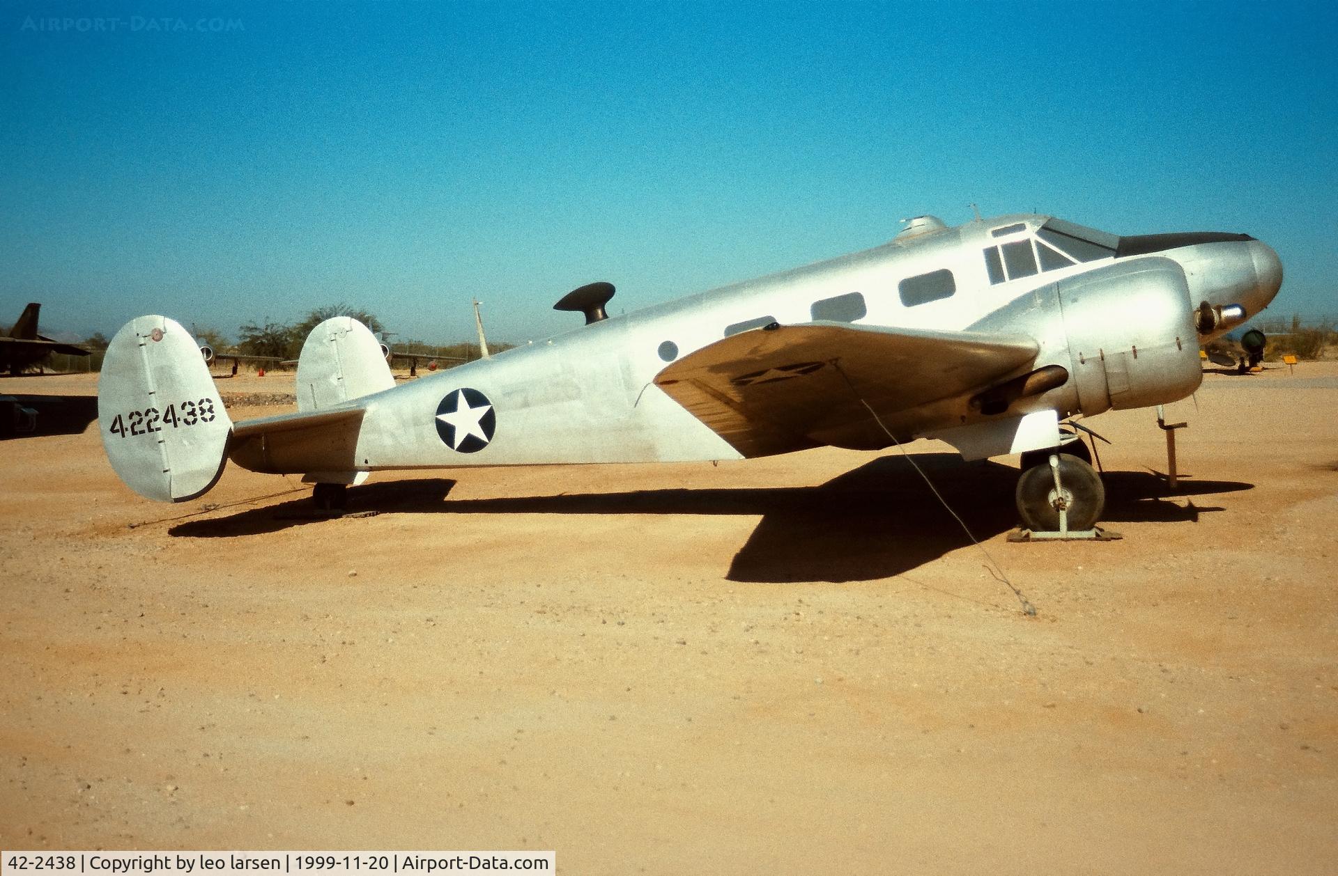 42-2438, 1944 Beech AT-7 C/N 4260, Pima Air Museum 20.11.1999