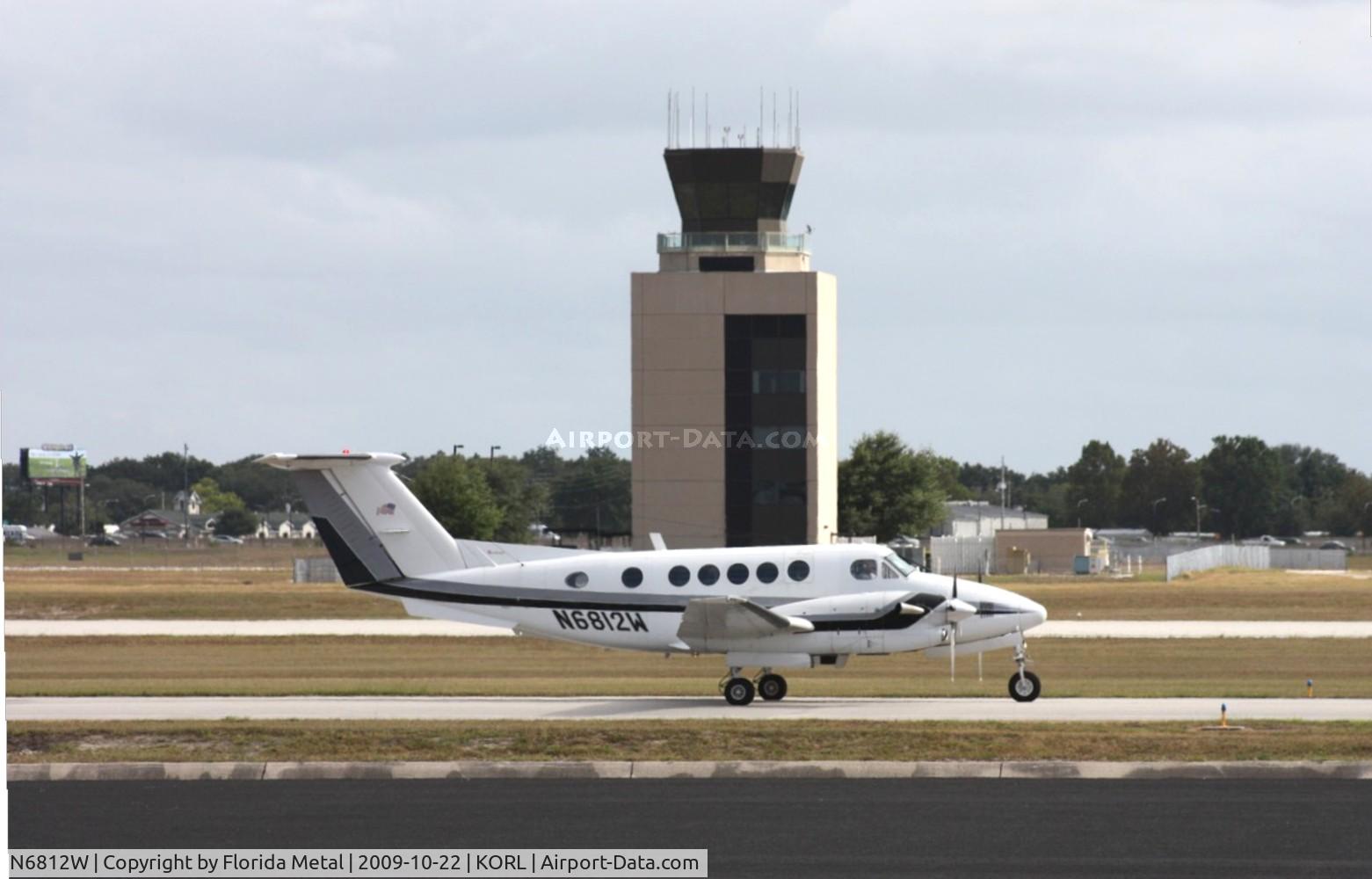 N6812W, 1985 Beech 300 C/N FA-38, NBAA ORL 2009