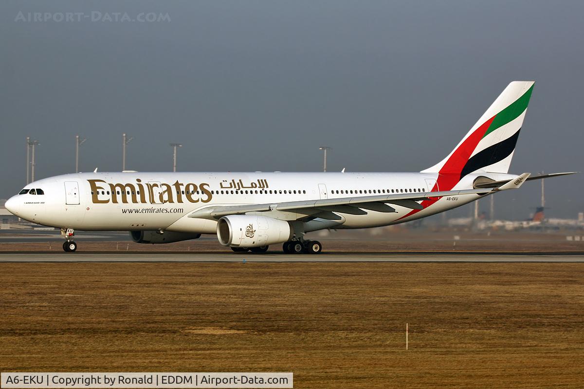 A6-EKU, 1999 Airbus A330-243 C/N 295, at munchen