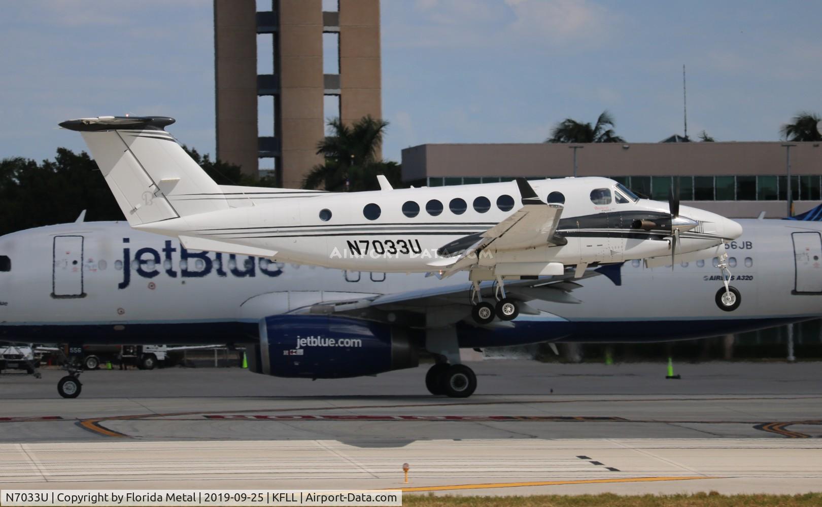 N7033U, Beechcraft 350C Super King Air (B300C) C/N FM-13, FLL spotting 2019