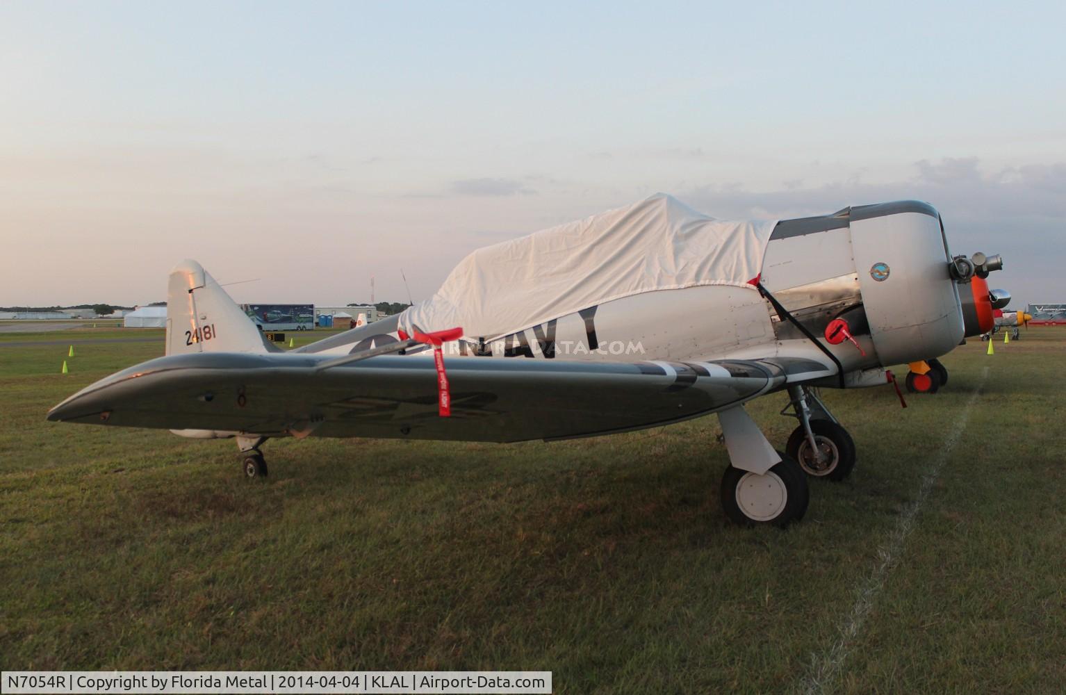 N7054R, 1943 North American AT-6C Texan C/N 88-112429, SNF LAL 2014