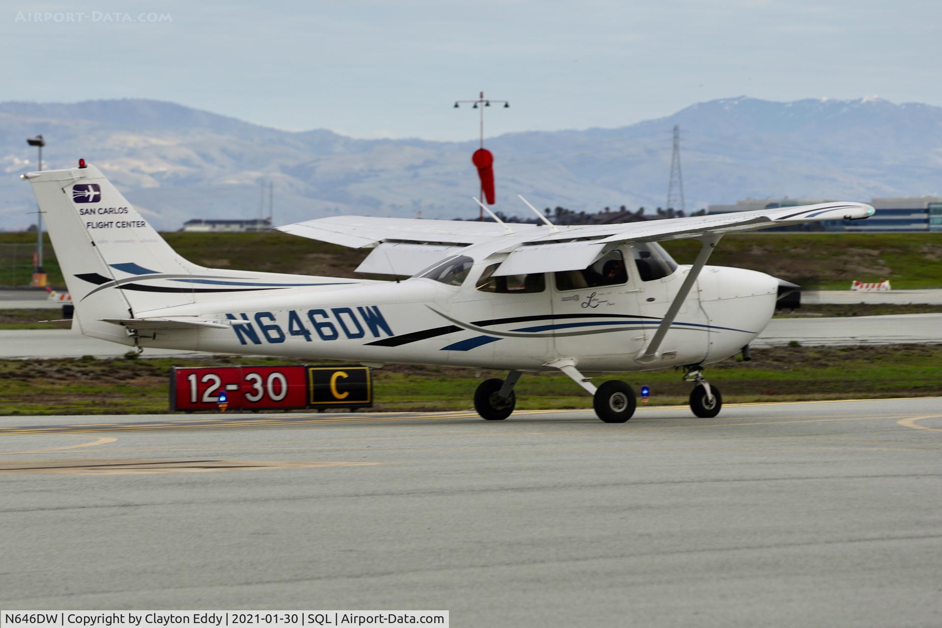 N646DW, 2006 Cessna 172S C/N 172S10141, San Carlos Airport California 2021.