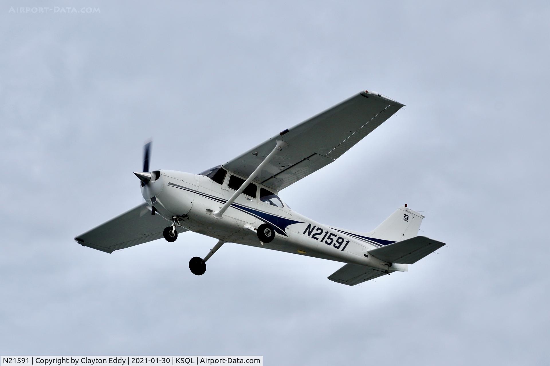 N21591, 2004 Cessna 172S C/N 172S9658, San Carlos Airport California 2021.
