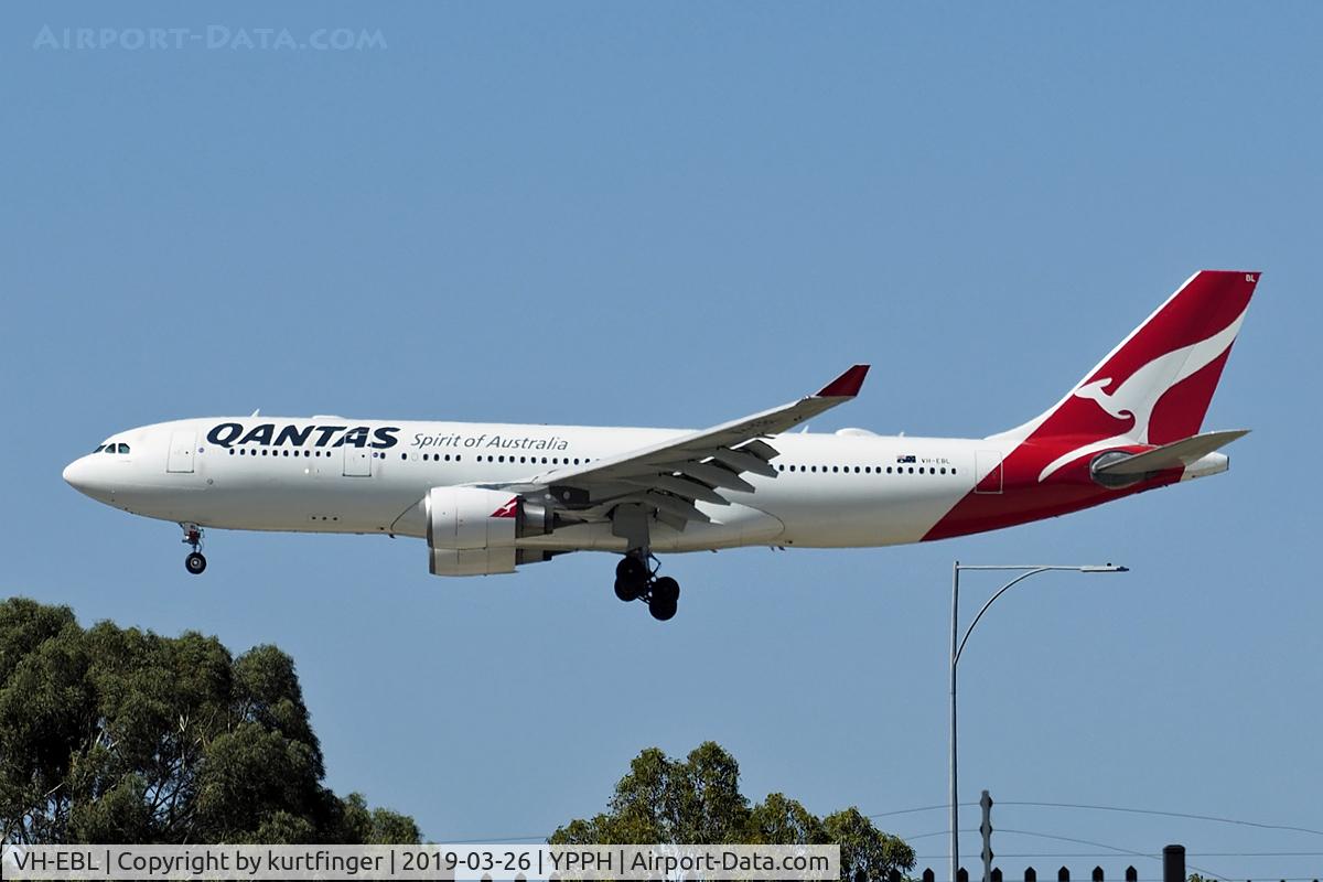 VH-EBL, 2008 Airbus A330-203 C/N 976, Airbus A330-200 cn 976. Qantas VH-EBL Whitsundays final runway 06 YPPH 26 March 2019