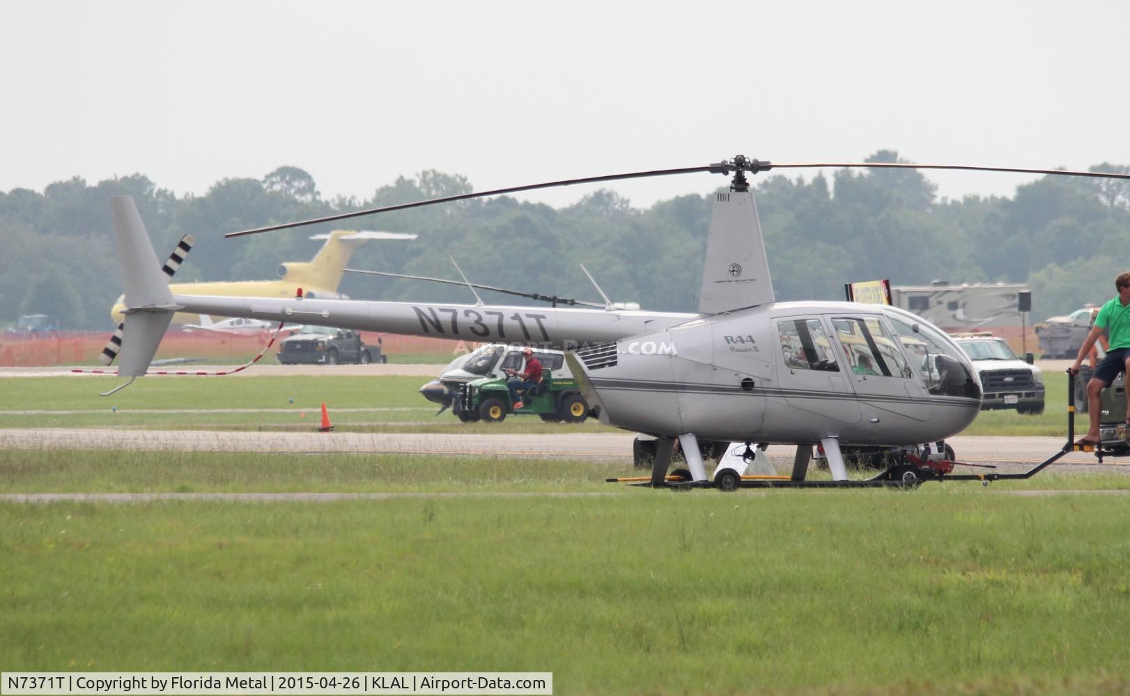 N7371T, 2004 Robinson R44 II C/N 10563, SNF LAL 2015
