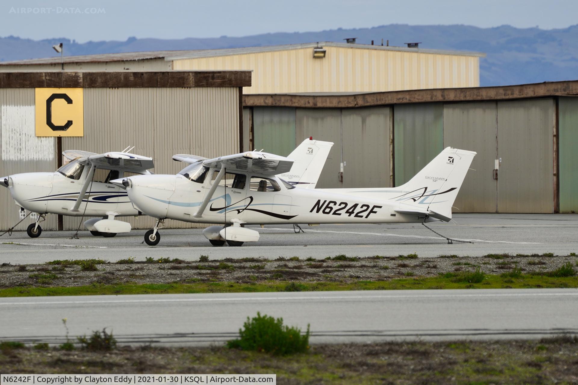 N6242F, 2008 Cessna 172S C/N 172S10701, San Carlos Airport California 2021.
