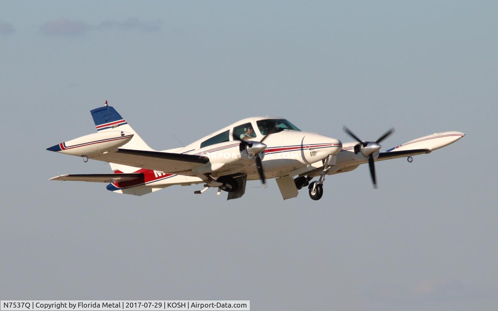 N7537Q, 1970 Cessna 310Q C/N 310Q0037, EAA OSH 2017
