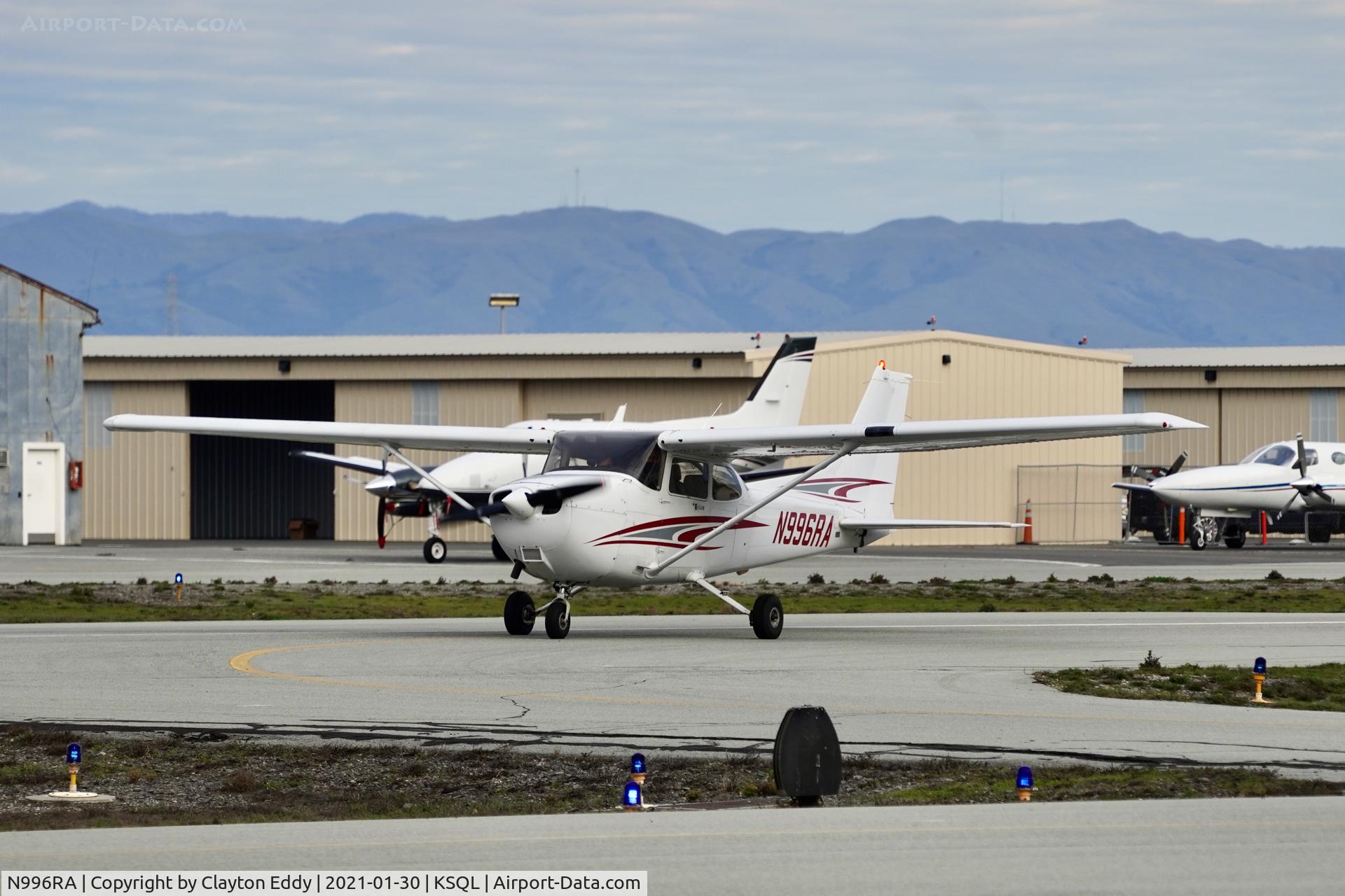 N996RA, 1998 Cessna 172R Skyhawk C/N 17280404, San Carlos airport California 2021.