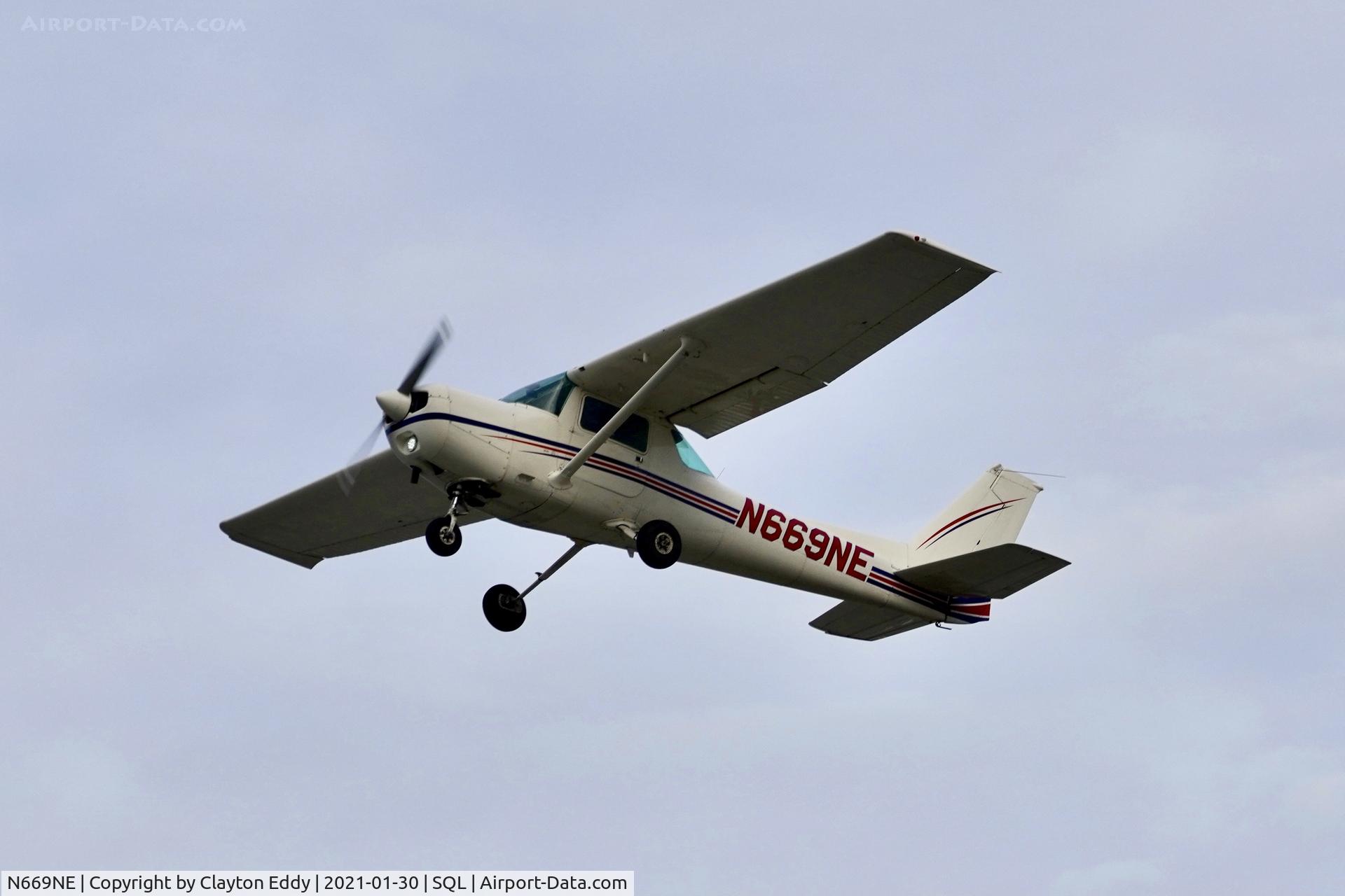 N669NE, 1981 Cessna 152 C/N 15285368, San Carlos airport California 2021.