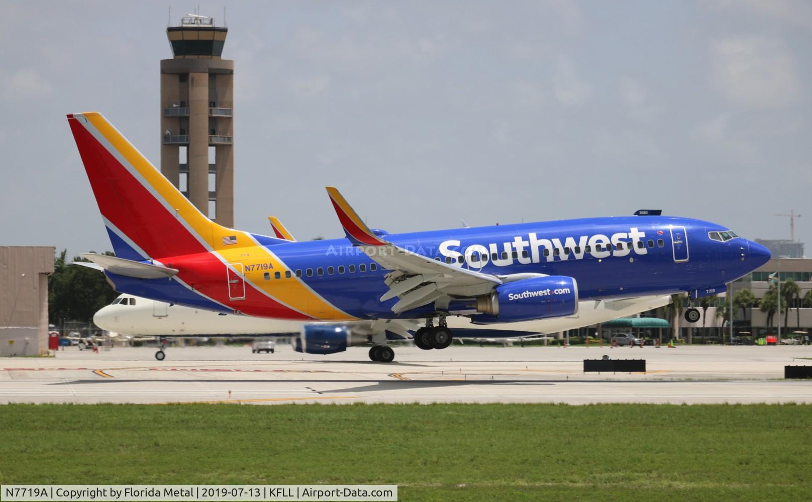 N7719A, 2005 Boeing 737-76N C/N 32666, FLL spotting 2019